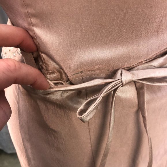 NEW Sample Silky Tea Length with Shawl Dress
Mother Bride Tea Length Bridesmaid - Picture 4 of 9